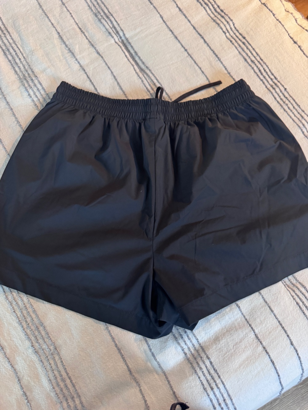 Skims and nike lined shorts - Picture 2 of 3